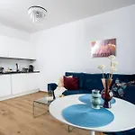 Business Suite Grzybowska